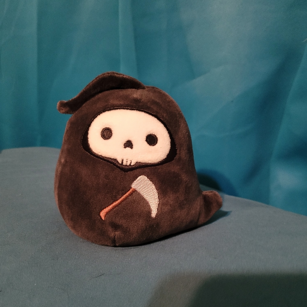 Otto squishmallow